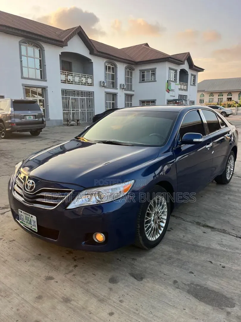 Toyota Camry 2010 Blue