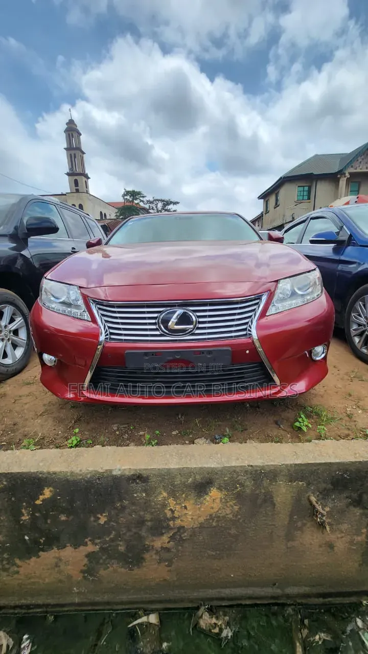 Lexus ES 2013 Red