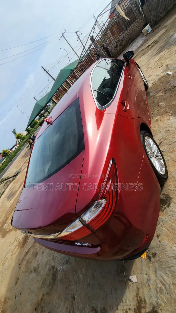 Lexus ES 2013 Red