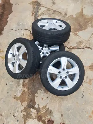 Complete Set of Hyundai Elantra Tyres and Rims