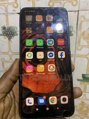 Apple iPhone XR 64 GB Red