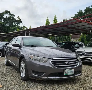 Ford Taurus 2015 Gray