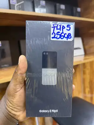 New Samsung Galaxy Z Flip5 256 GB Green