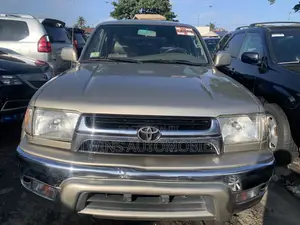 Toyota 4-Runner 2002 Gold