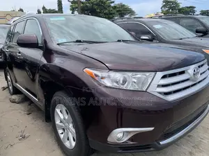 Toyota Highlander SE 2012 Red