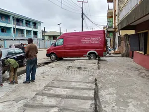 Mercedes-Benz Sprinter 2010 Red