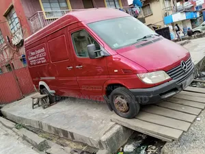 Mercedes-Benz Sprinter 2010 Red