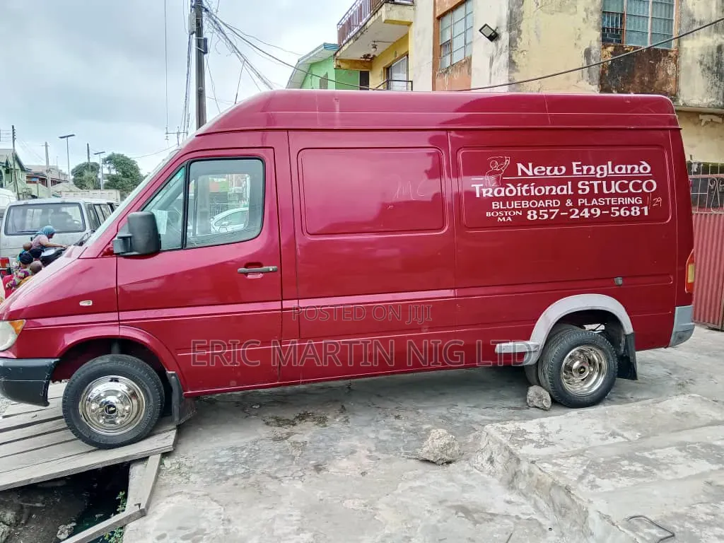 Mercedes-Benz Sprinter 2010 Red