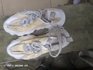 Canvas & Shoe