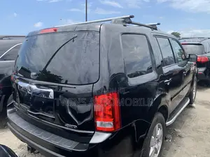 Honda Pilot Touring w/RES/Navi 4WD (3.5L 6cyl 5A) 2011 Black