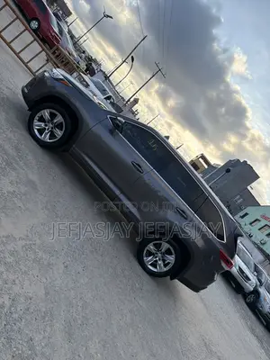 Toyota Highlander Limited Platinum 4dr SUV AWD (3.5L 6cyl 6A) 2014 Gray