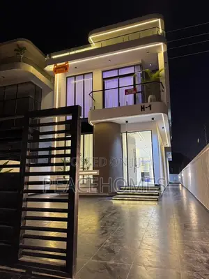 5bdrm Duplex in Orchid, Chevron for sale
