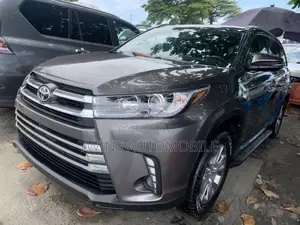 Toyota Highlander XLE 4dr SUV AWD (3.5L 6cyl 6A) 2015 Gray