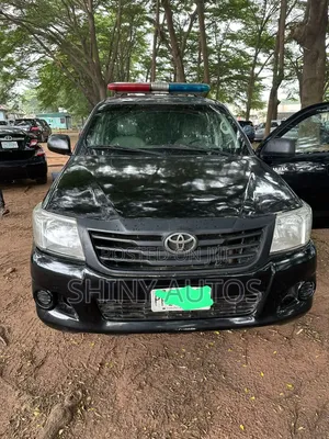 Toyota Hilux 2012 Black