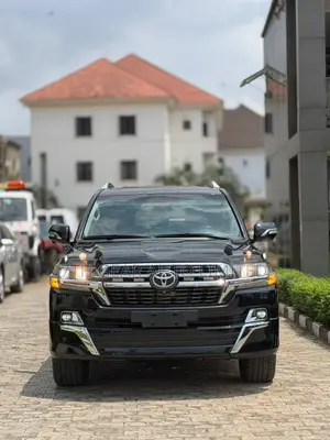 Toyota Land Cruiser 4.5 V8 VXR 2021 Black