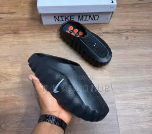 Nike Mind 001
