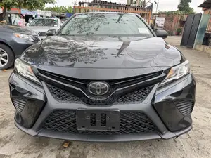Toyota Camry SE (2.5L 4cyl 8A) 2019 Black