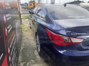 Hyundai Sonata SE 2.0T Sedan FWD (2.0L 4cyl 6A) 2013 Blue