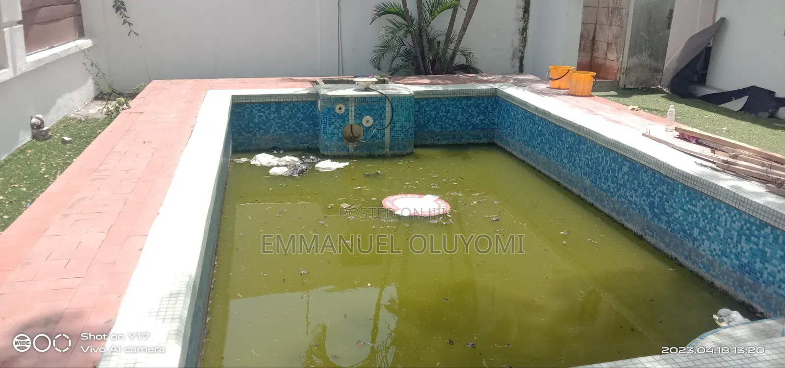 Swimming Pool Cleaning Services