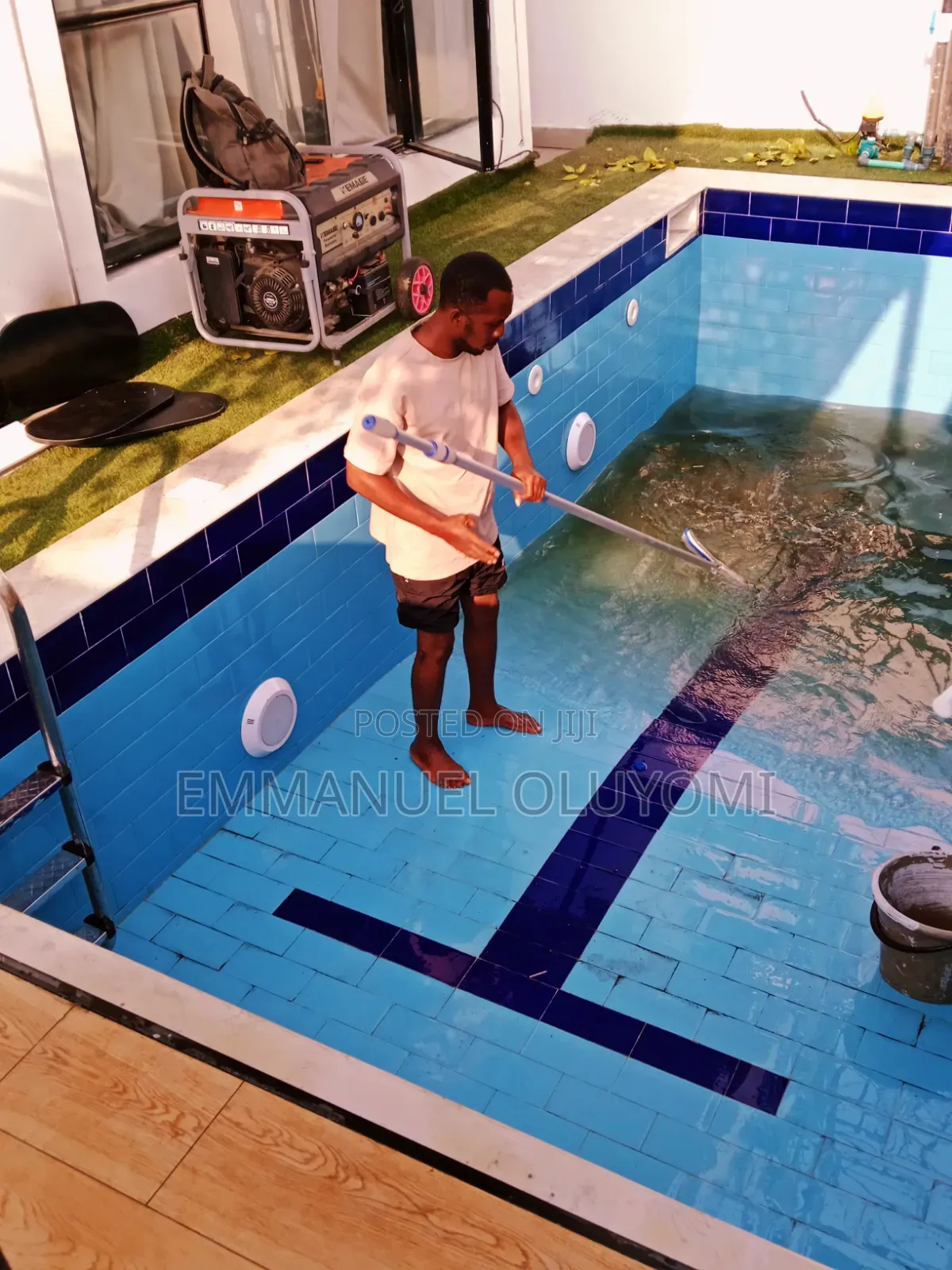 Swimming Pool Cleaning Services