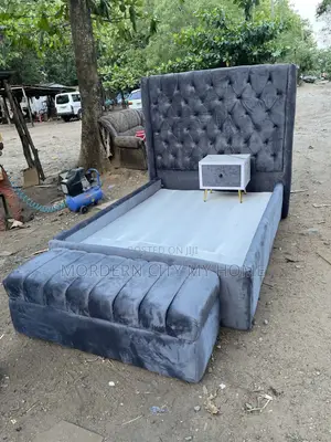 Bedframe With Bedside and Urtomah