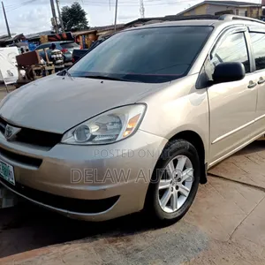 Toyota Sienna 2005 Gold
