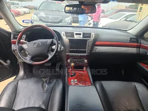 Lexus LS 2012 Black
