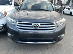 Toyota Highlander Limited 2012 Gray