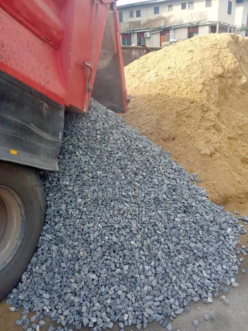Granite 90 Tons and Sharp Sand