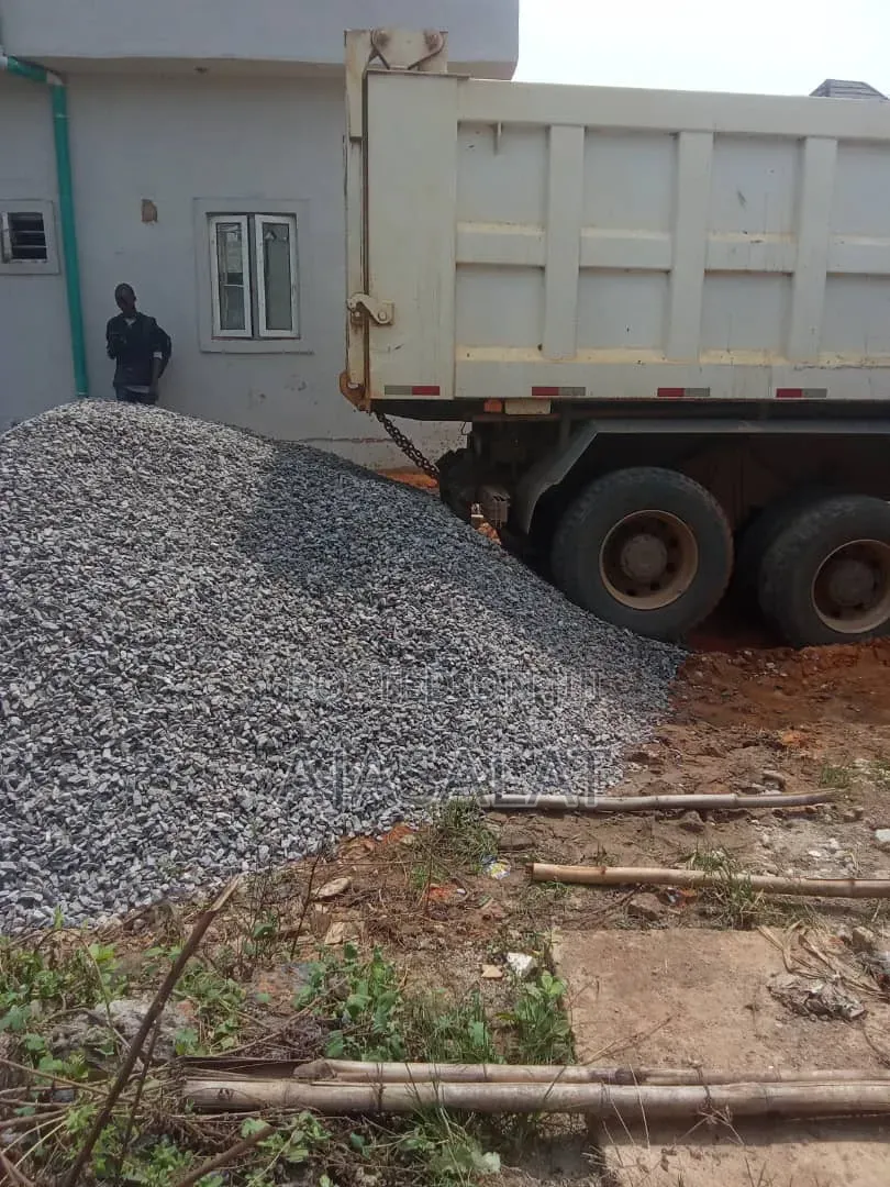 Granite 90 Tons and Sharp Sand