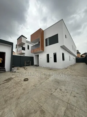 5bdrm Duplex in Akobo for sale
