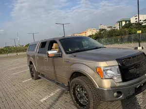 Ford F-150 Lariat 2010 Gold