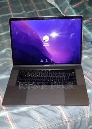 Laptop Apple MacBook Pro 2017 16GB Intel Core i7 SSD 512GB