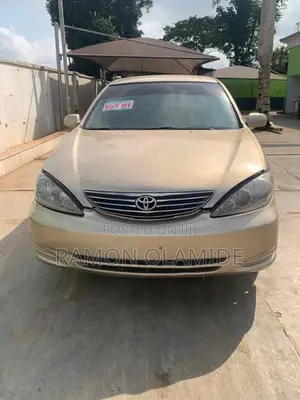 Toyota Camry 2006 Gold
