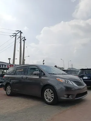 Toyota Sienna 2015 Gray
