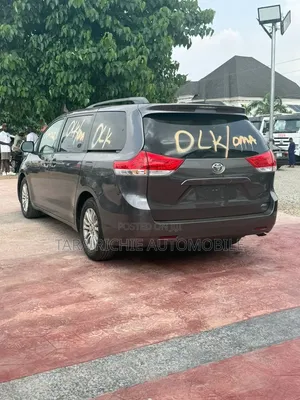 Toyota Sienna 2015 Gray