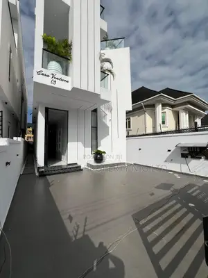 5bdrm Duplex in Ikota for sale