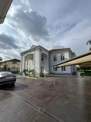 5bdrm Duplex in Apo District for sale