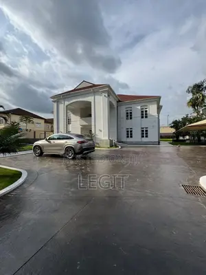 5bdrm Duplex in Apo District for sale