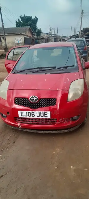 Toyota Yaris 2008 Red