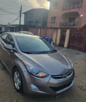 Hyundai Elantra 2012