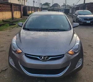 Hyundai Elantra 2012