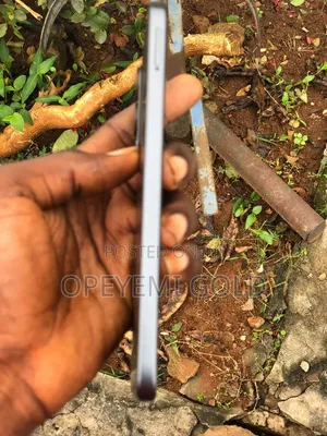 Itel City 200 128 GB Bronze