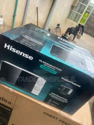 Hisense H20MOWS14 20L Microwave for Convenient Evening Meal Warming