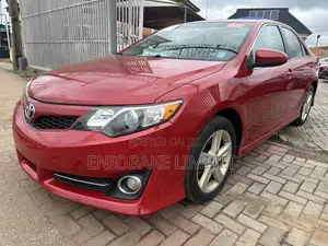 Toyota Camry SE 4dr Sedan (2.5L 4cyl 6A) 2013 Red