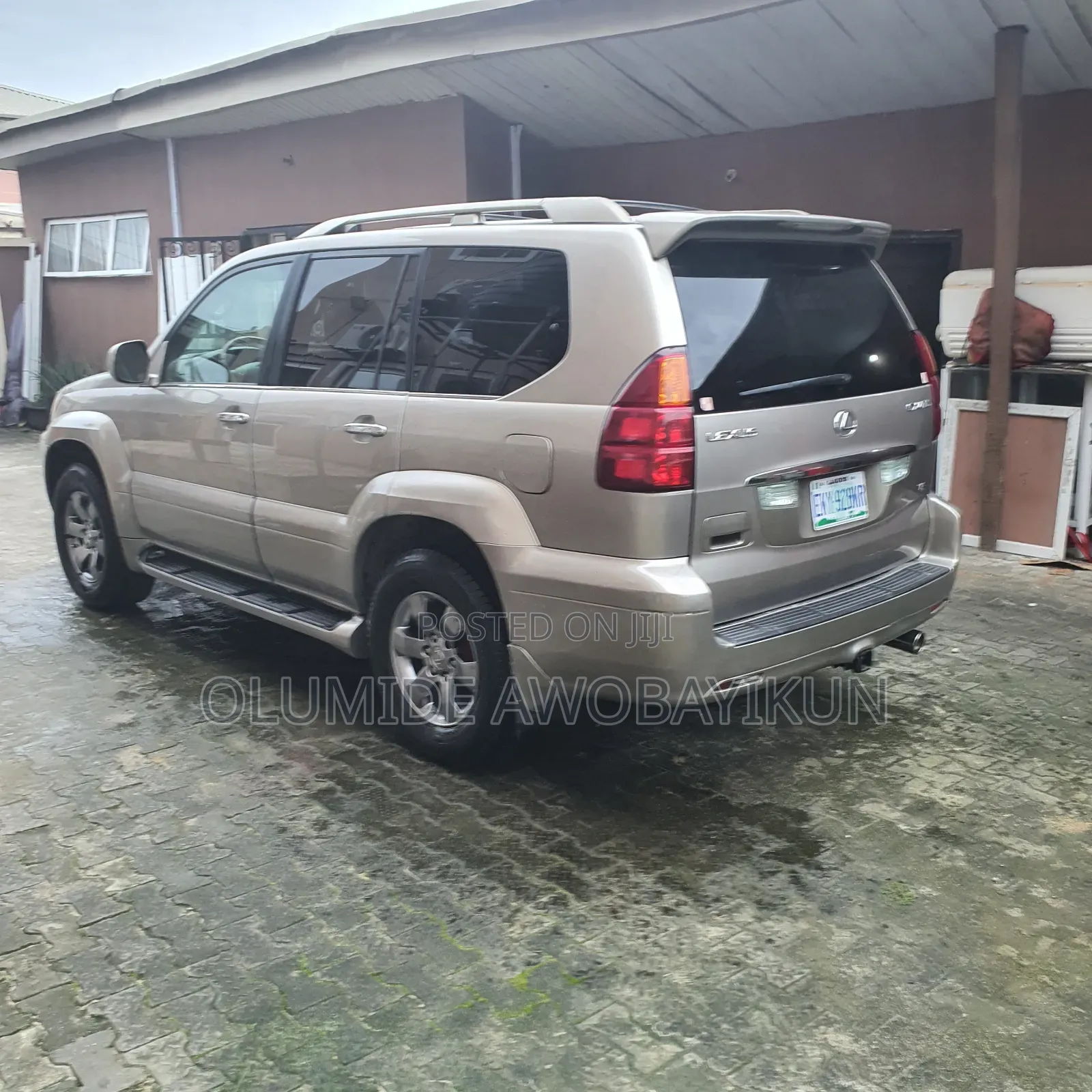 Lexus GX 2025 Gold