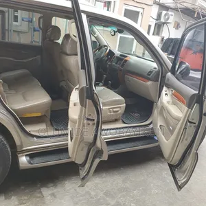 Lexus GX 2025 Gold