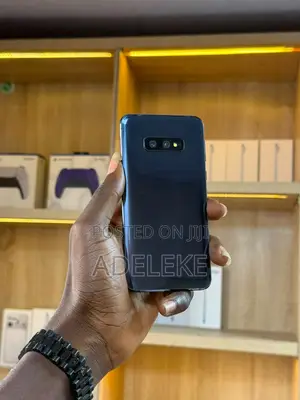 Samsung Galaxy S10e 128 GB Black