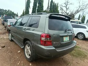 Toyota Highlander 2005 Gray