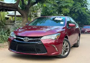 Toyota Camry SE 4dr Sedan (2.5L 4cyl 6A) 2017 Red